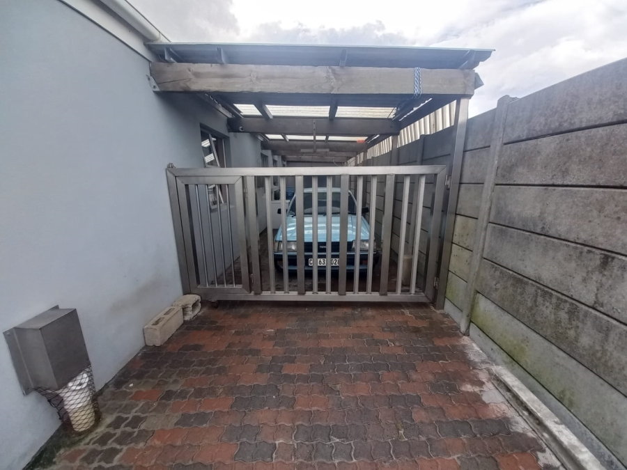 3 Bedroom Property for Sale in Woodlands Western Cape